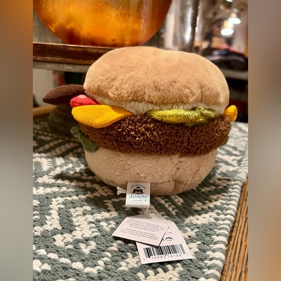 JELLYCAT AMUSEABLES - NWT CHEESEBURGER PLUSHIE! OUT OF STOCK COLLECTIBLE! - Picture 6 of 14